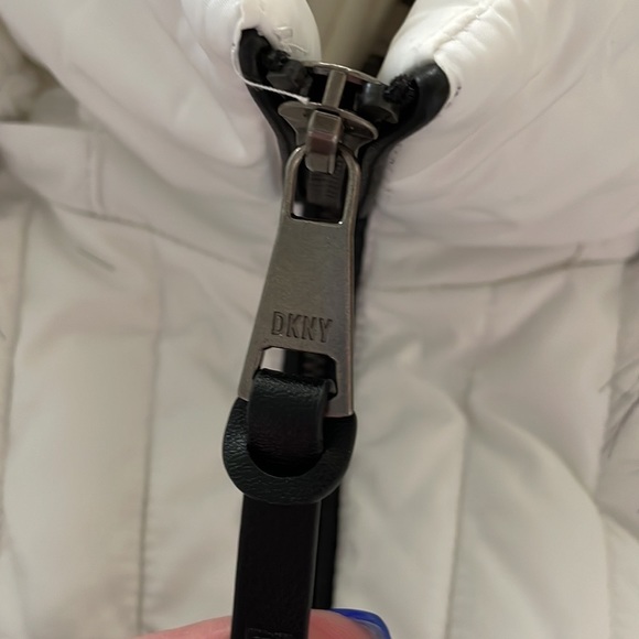 NEW Ladies DKNY Insulated Winter Coat - Picture 4 of 7